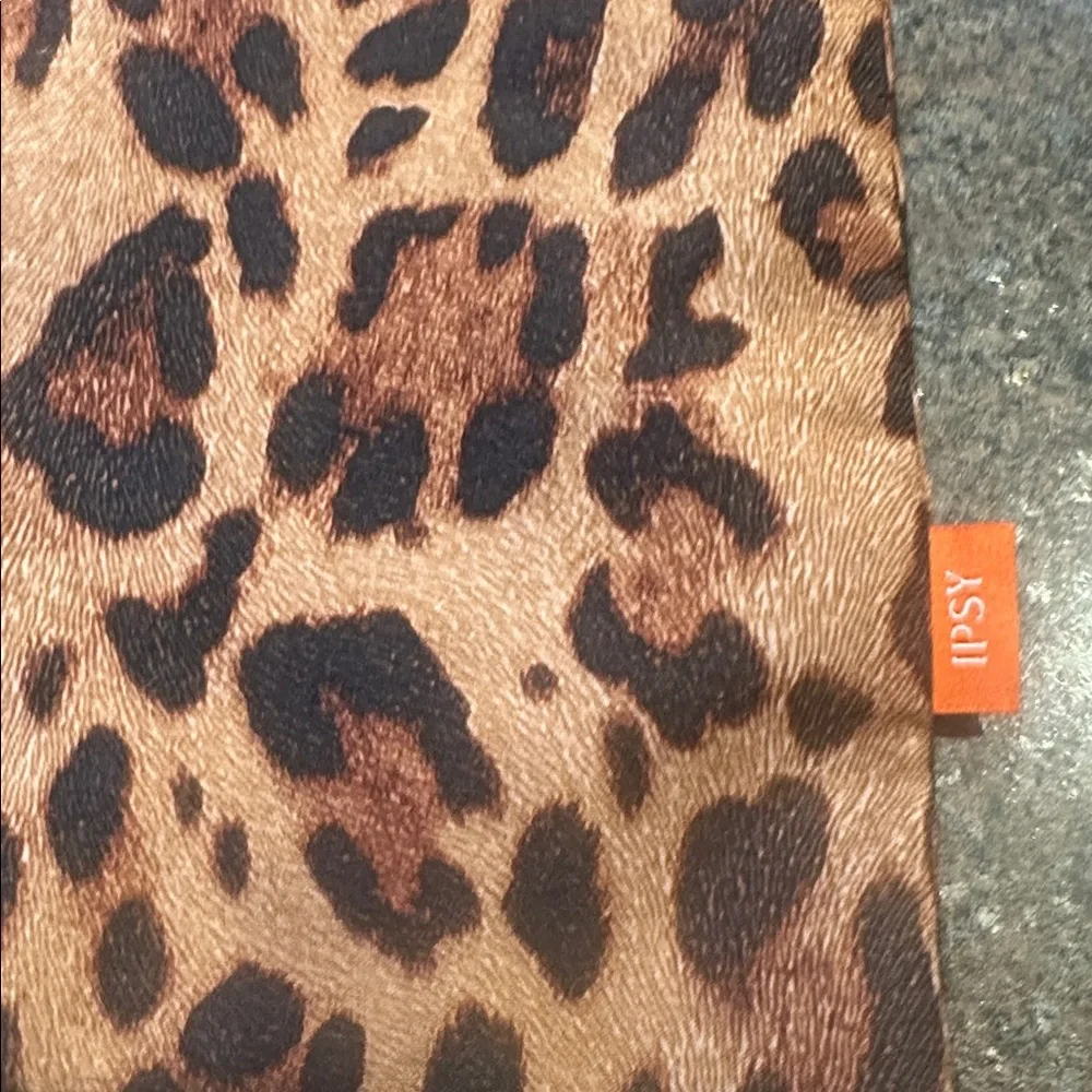 IPSY CINCH CLOSURE ALL THINGS MAKE-UP BAG leopard brown orange